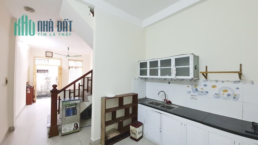 Chính chủ bán nhà mặt phố Long Biên, Ngọc Lâm, Long Biên. Diện tích 31/40 m2, Nở hậu. Nhà 4 tầng,