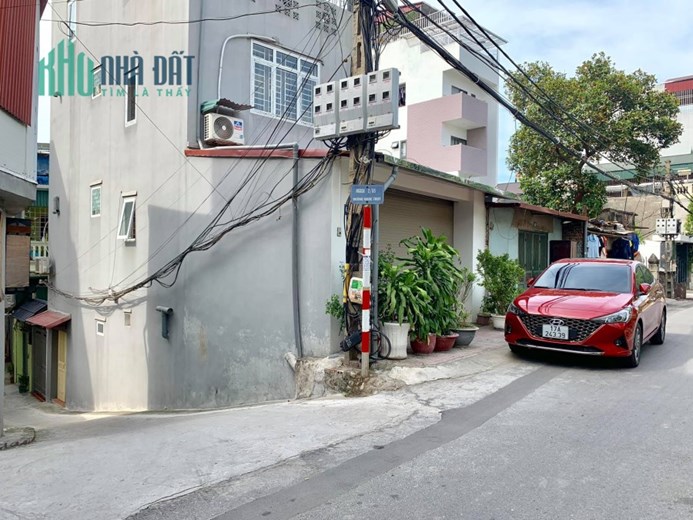 Chính chủ bán nhà mặt phố Long Biên, Ngọc Lâm, Long Biên. Diện tích 31/40 m2, Nở hậu. Nhà 4 tầng,