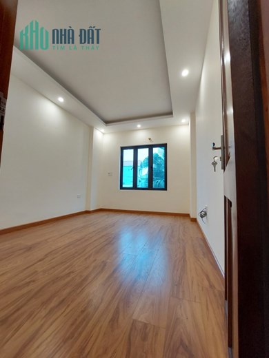 Bán nhà 5 tầng Lai Xá, Ô tô, giá 2.75 tỷ