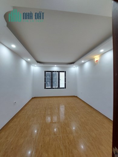 Bán nhà 5 tầng Lai Xá, Ô tô, giá 2.75 tỷ