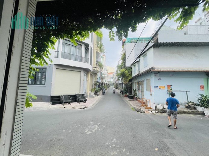 Bán Khách Sạn đường Nguyễn Xí quận Bình Thạnh diện tích 126 m2 nở hậu.