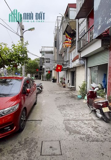 Bán nhà mặt phố Long Biên, Ngọc Lâm, DT: 31/40 m2, Nở hậu. Kinh doanh tốt, Giá : 3.7 tỷ ( có thương