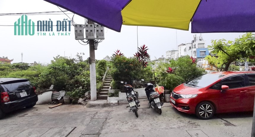 Bán nhà mặt phố Long Biên, Ngọc Lâm, DT: 31/40 m2, Nở hậu. Kinh doanh tốt, Giá : 3.7 tỷ ( có thương