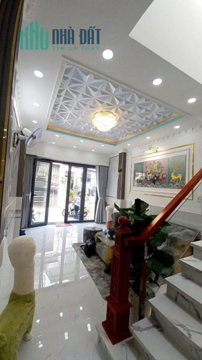 NHÀ ĐẸP LUNG LINH.. XE TẢI ĐẾN NHÀ.. VỊ TRÍ KHÔNG THỂ ĐẸP HƠN..TRUNG TÂM THỊ TRẤN.. GIÁ CHỈ 3.180
