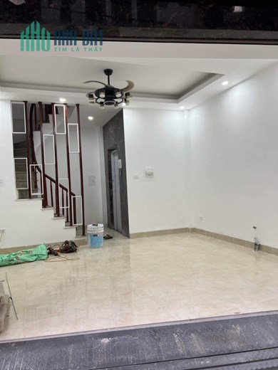 Bán nhà  Đường Láng 35m x 6 tầng, thang máy, ô tô tránh