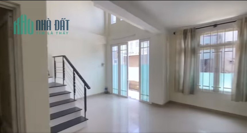 Nhà Trần Cao Vân, thông Nguyễn Tất Thành 2.5 tầng, 35m2, 1.x tỷ