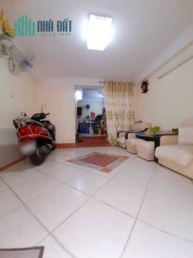 Sát mặt tiền Hoàng Hoa Thám, HXH 4 Tầng 4PN, ngang 3.8m, ở hoặc kinh doanh 7.8 Tỷ TL
