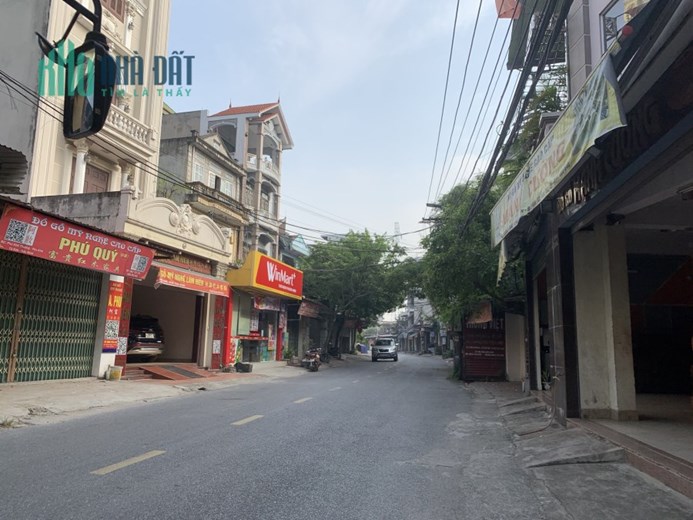 NHÀ 3 TẦNG  MỚI XÂY DIỆN TÍCH 110 M MẶT TIỀN 5 M GIÁ 2 TỶ 

kinh doanh buôn  bán tốt đường trước