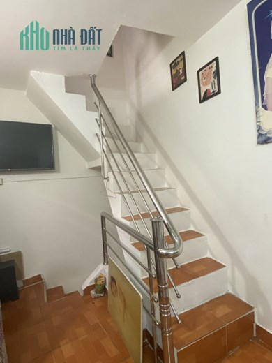 Bán nhà Tôn Đức Thắng, Dt 12m, nhà 4 tầng Mt, 5 m, giá nhỉnh 1 tỷ.