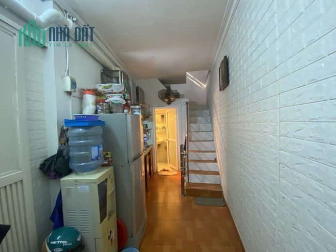 Bán nhà Tôn Đức Thắng, Dt 12m, nhà 4 tầng Mt, 5 m, giá nhỉnh 1 tỷ.