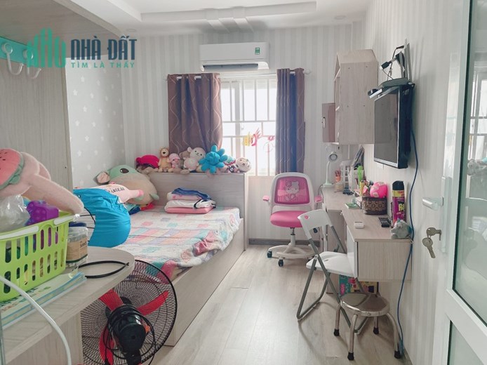 Cần tiền chữa bệnh bán nhà HXH NguyễnThịThập Quận7,DT84m2,chỉ 11.x tỷ
