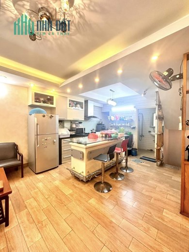 Cần tiền chữa bệnh bán nhà HXH NguyễnThịThập Quận7,DT84m2,chỉ 11.x tỷ