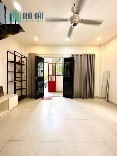 Bán nhà Hẻm xe hơi Bạch Đằng Q. Bình Thạnh, 37m2 (4.7m x 8m), Gần mặt tiền, Giá Rẻ