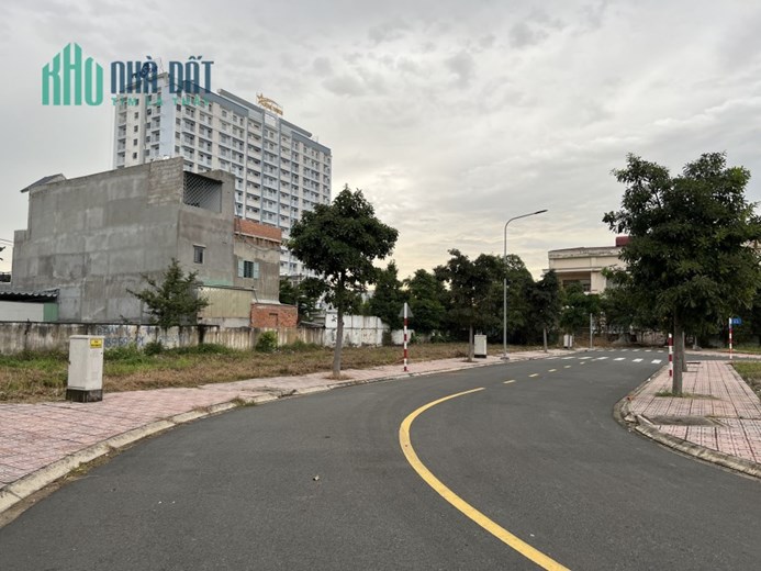 Bán 66m2 đất nhà ở TM, tại TP.Thuận An, SHR, chỉ 2.2 tỷ. LH:0707078879