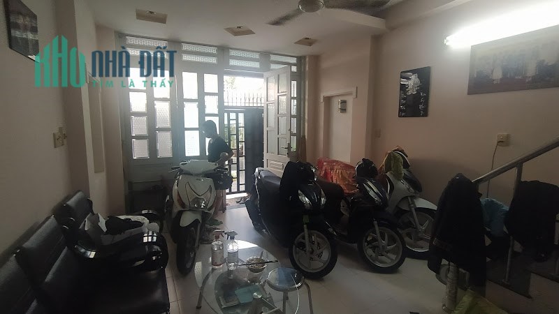 Bán nhà hẻm xe hơi Hoàng Hoa Thám, P.7 Bình Thạnh, 65m2 (7.7m x 10m), Giá rẻ