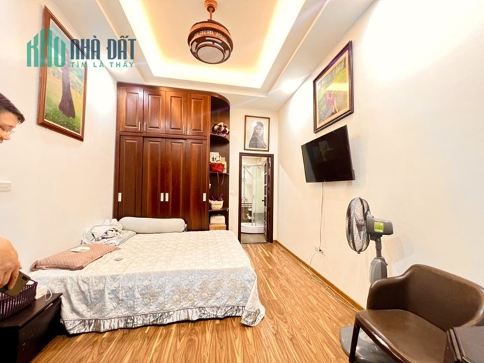 Bán Gấp nhà Phố Kim Hoa 60m 5Tg MT 5,0m chỉ 5,65 tỷ