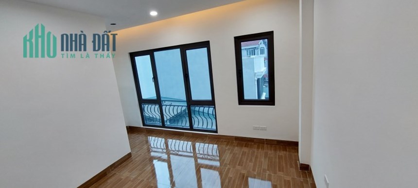 Nhà mới cạnh ngã Tư Nhổn, ô tô đỗ cửa, lô góc, giá 2.72 tỷ