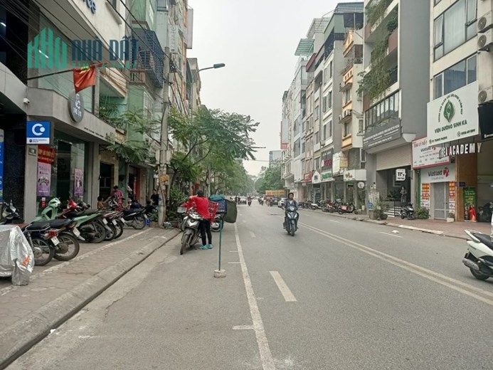 Bán nhà Mặt phố Tôn Đức Thắng, lô góc 2 mặt phố, kinh doanh doanh thu cao, 25 tỷ
