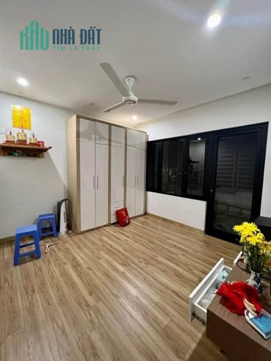 40m Mặt Tiền 6m Giá 5.5 Tỷ Phố Hào Nam. Nhà Lô Góc Ô Tô Đỗ Cửa. Chủ Thiện Chí Bán.