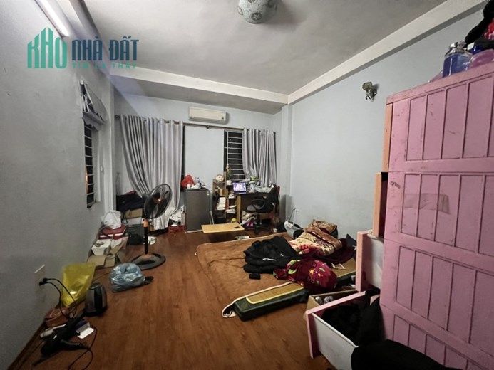 Ngọc Thuỵ, Dt 32m, nhà 5 tầng giá nhỉnh 3 tỷ.