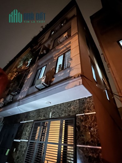 Ngọc Thuỵ, Dt 32m, nhà 5 tầng giá nhỉnh 3 tỷ.