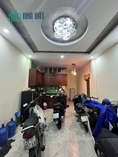 Ngọc Thuỵ, Dt 32m, nhà 5 tầng giá nhỉnh 3 tỷ.