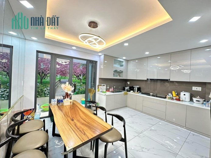 Bán nhà Hẻm xe hơi  8m Bành Văn Trân - Cách Mạng Tháng 8, DT: 4.2x16m, 4T - 5PN, 11.6 tỷ
