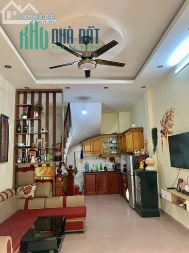 Bán Rẻ Nhà Mới Quận 11, Ô-TÔ ĐỖ CỬA, 82m2, 12.2 TỶ HẠ CÒN 8.2 TỶ