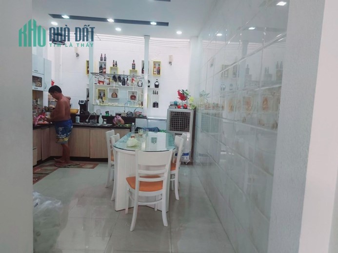 Cần Bán Căn Nhà HXH 4Tầng Tân Sơn Nhì Quận Tân Phú