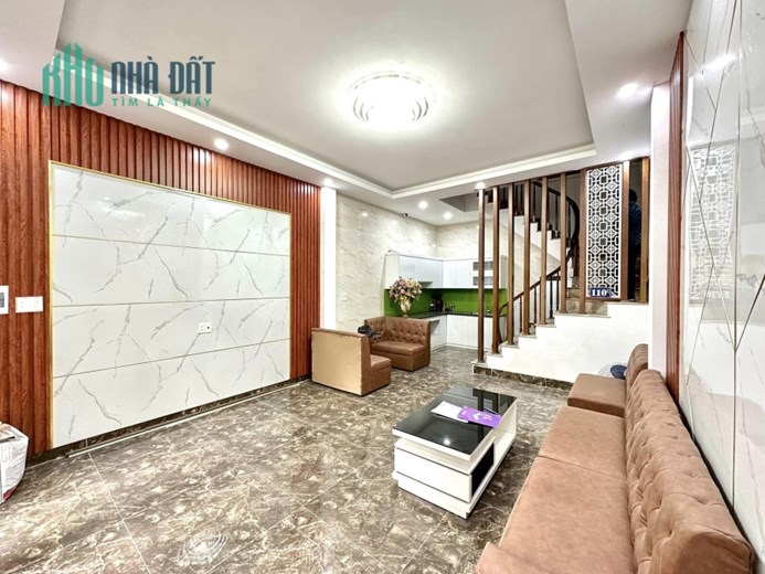 Bán nhà Hai Bà Trưng, phố Kim Ngưu 40m, 5 tầng. Giá: 6.1 tỷ
