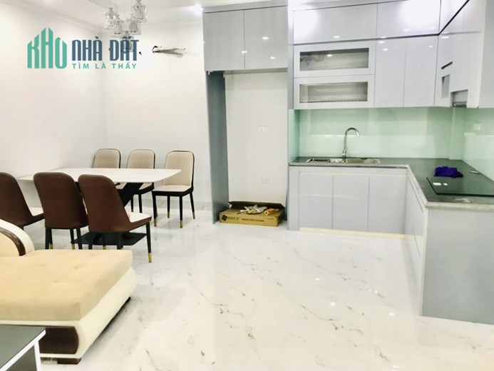 Nhà Gia Thụy, Long Biên, lô góc 42m x 4, MT 4m hướng ĐN, ô tô, hơn 4 tỷ