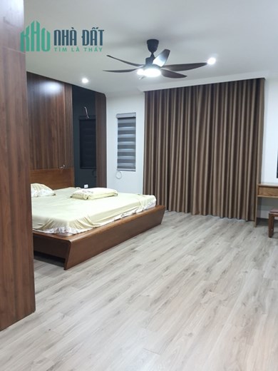 Nhà Gia Thụy, Long Biên, lô góc 42m x 4, MT 4m hướng ĐN, ô tô, hơn 4 tỷ