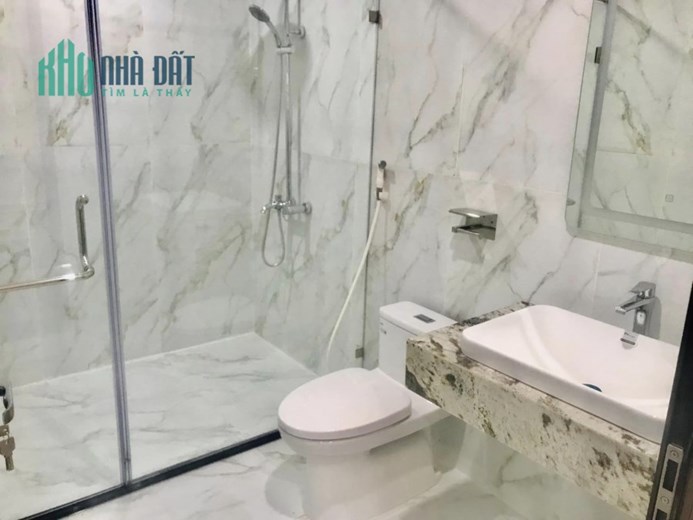 Nhà Gia Thụy, Long Biên, lô góc 42m x 4, MT 4m hướng ĐN, ô tô, hơn 4 tỷ