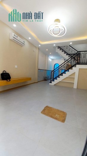 BÁN NHÀ ĐẸP ĐƯỜNG XE HƠI CHÁNH NHAU KHU NHÀ PHỐ ĐẸP ,VỊ TRÍ ĐẸP ,KHU VỰC TỐT.HUỲNH TẤN PHÁT -THỊ