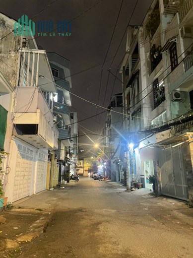 Giảm giá sâu, HXH Hoàng Hoa Thám, 8x13.5m, Khu VIP kinh doanh Hẻm 10m, 17 Tỷ TL