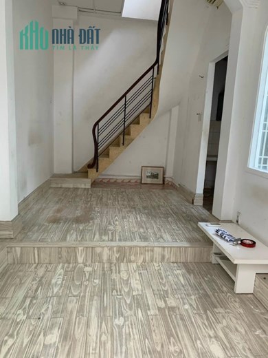 BÁN NHÀ HẺM 4m ĐƯỜNG HUỲNH VĂN BÁNH-NHÀ MỚI ĐẸP 3 TẦNG  CHỈ NHỈNH 3 TỶ.