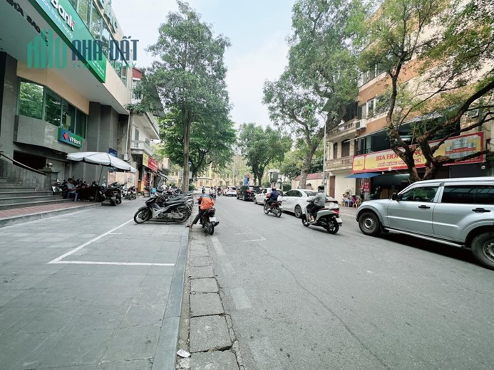 BÁN NHÀ MẶT PHỐ TRUNG KÍNH - CẦU GIẤY. VỈA HÈ KD SẦM UẤT. DT 195M. GIÁ 36,5 TỶ