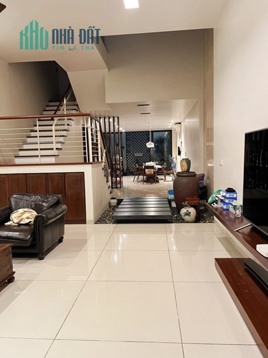 BÁN NHÀ MẶT PHỐ TRUNG KÍNH - CẦU GIẤY. VỈA HÈ KD SẦM UẤT. DT 195M. GIÁ 36,5 TỶ