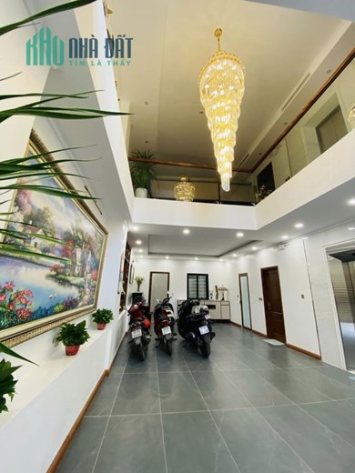102m 9 Tầng Mặt Tiền 10m Giải Phóng. Tòa Nhà Đẳng Cấp Trung Tâm Quận Thanh Xuân.