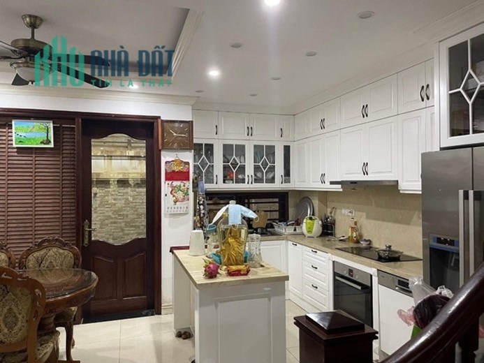 BÁN NHÀ RIÊNG PHỐ NGUYỄN TRÃI - THANH XUÂN. PHÂN LÔ. Ô TÔ TRÁNH. DT 92M. GIÁ 30 TỶ