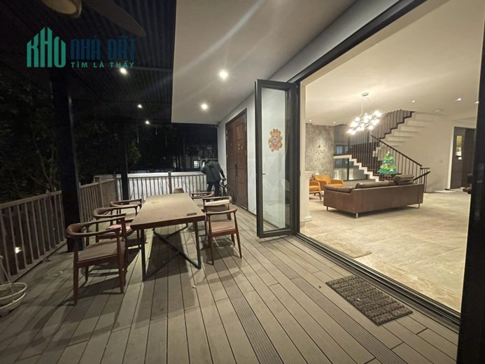 BIỆT THỰ THÀNH PHỐ GIAO LƯU, TỪ LIÊM, HÀ NỘI, LÔ GÓC – 200M, 60 TỶ