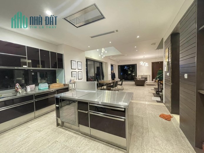 BIỆT THỰ THÀNH PHỐ GIAO LƯU, TỪ LIÊM, HÀ NỘI, LÔ GÓC – 200M, 60 TỶ
