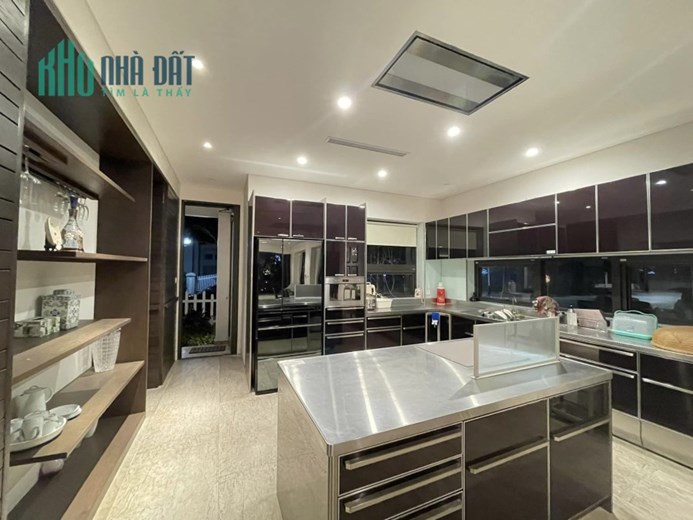 BIỆT THỰ THÀNH PHỐ GIAO LƯU, TỪ LIÊM, HÀ NỘI, LÔ GÓC – 200M, 60 TỶ