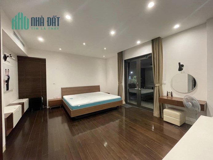 BIỆT THỰ THÀNH PHỐ GIAO LƯU, TỪ LIÊM, HÀ NỘI, LÔ GÓC – 200M, 60 TỶ