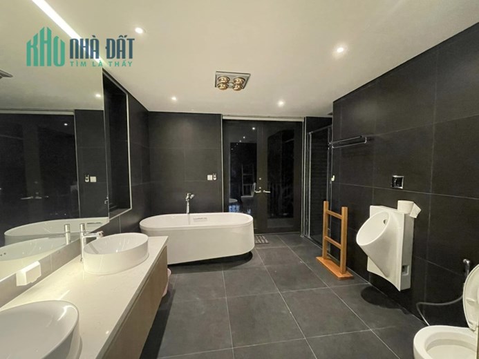 BIỆT THỰ THÀNH PHỐ GIAO LƯU, TỪ LIÊM, HÀ NỘI, LÔ GÓC – 200M, 60 TỶ