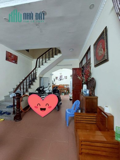 NHÀ DÂN XÂY - VỊ TRÍ ĐẸP - GẦN BỘ CÔNG AN - CHO THUÊ TỐT