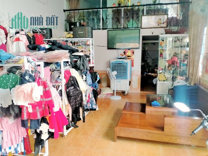 Nhà mặt Tiền KD Tôn Đản, 84m2, Góc, KD