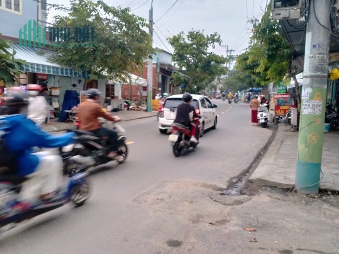 Nhà mặt Tiền KD Tôn Đản, 84m2, Góc, KD