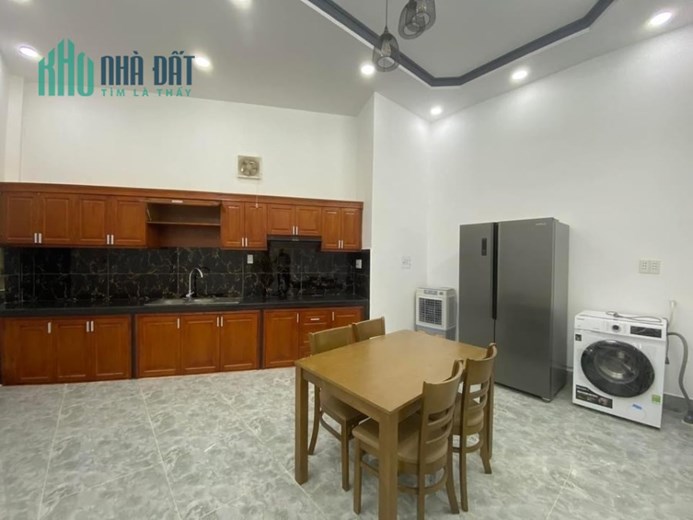 Nhà trước mặt Nguyễn Sơn, Tân Phú, 70m2x 2 Tầng, Kình Doanh Tốt, Chỉ 6 Tỷ