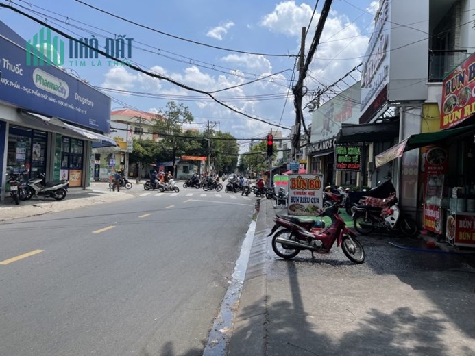Nhà trước mặt Thoại Ngọc Hầu, Tân Phú, 70m2x 2 Tầng, Kình Doanh Tốt, Chỉ 6 Tỷ